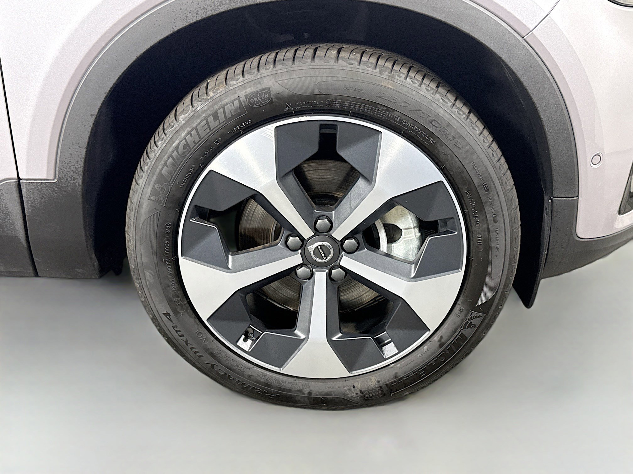 Used 2026 Volvo XC40 B5 Plus AWD/4WD image 32
