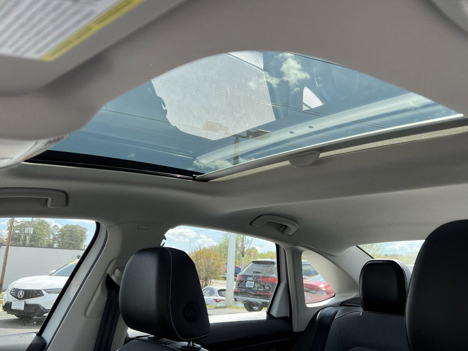 Used 2026 Volkswagen Jetta SE image 32