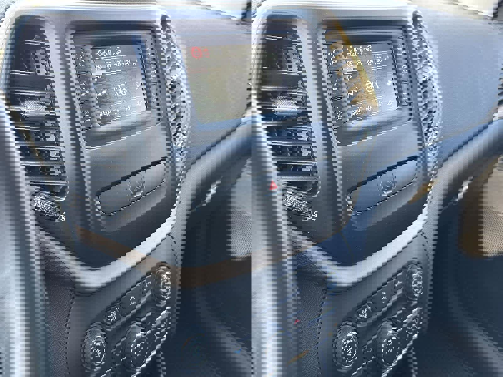 Used 2016 Jeep Cherokee Latitude w/ Cold Weather Group image 22