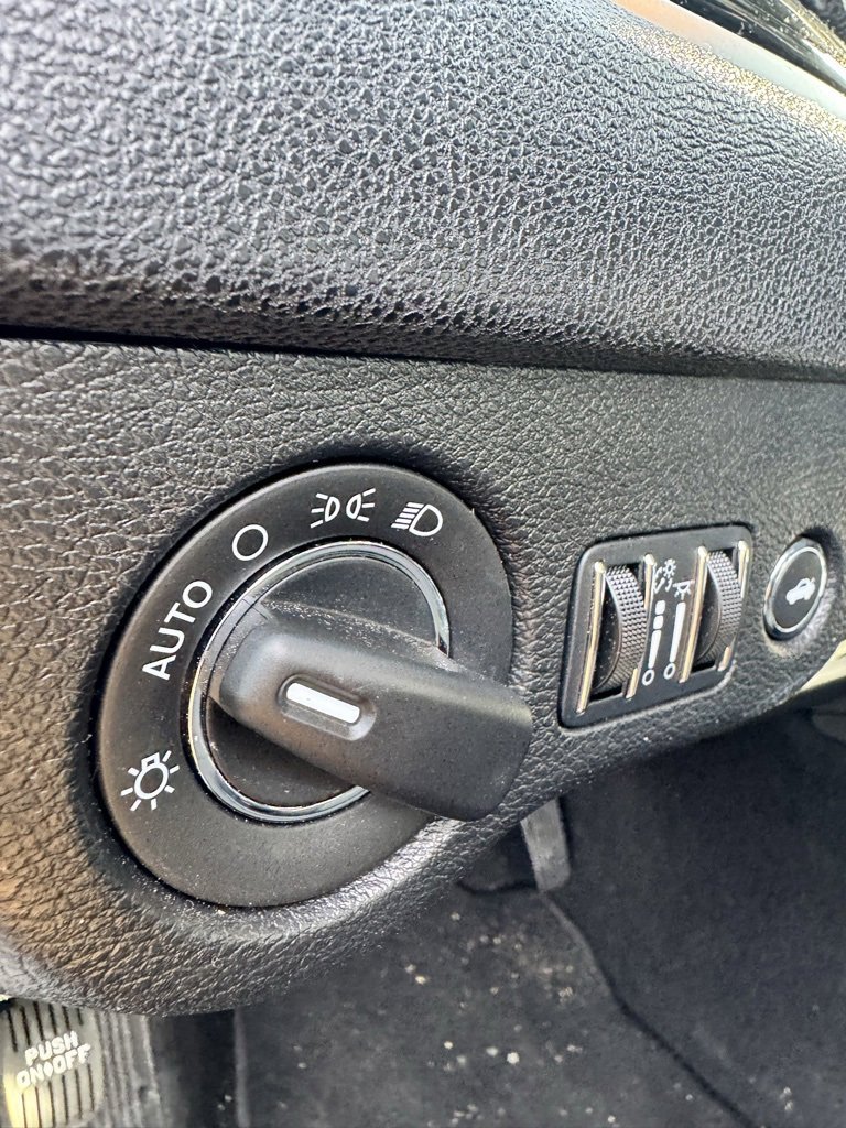 Used 2023 Chrysler 300 Touring w/ Safetytec Plus Group image 12