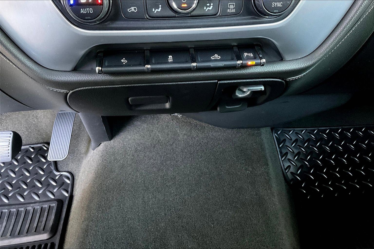 Used 2016 GMC Sierra 1500 SLE w/ SLE Value Package image 16