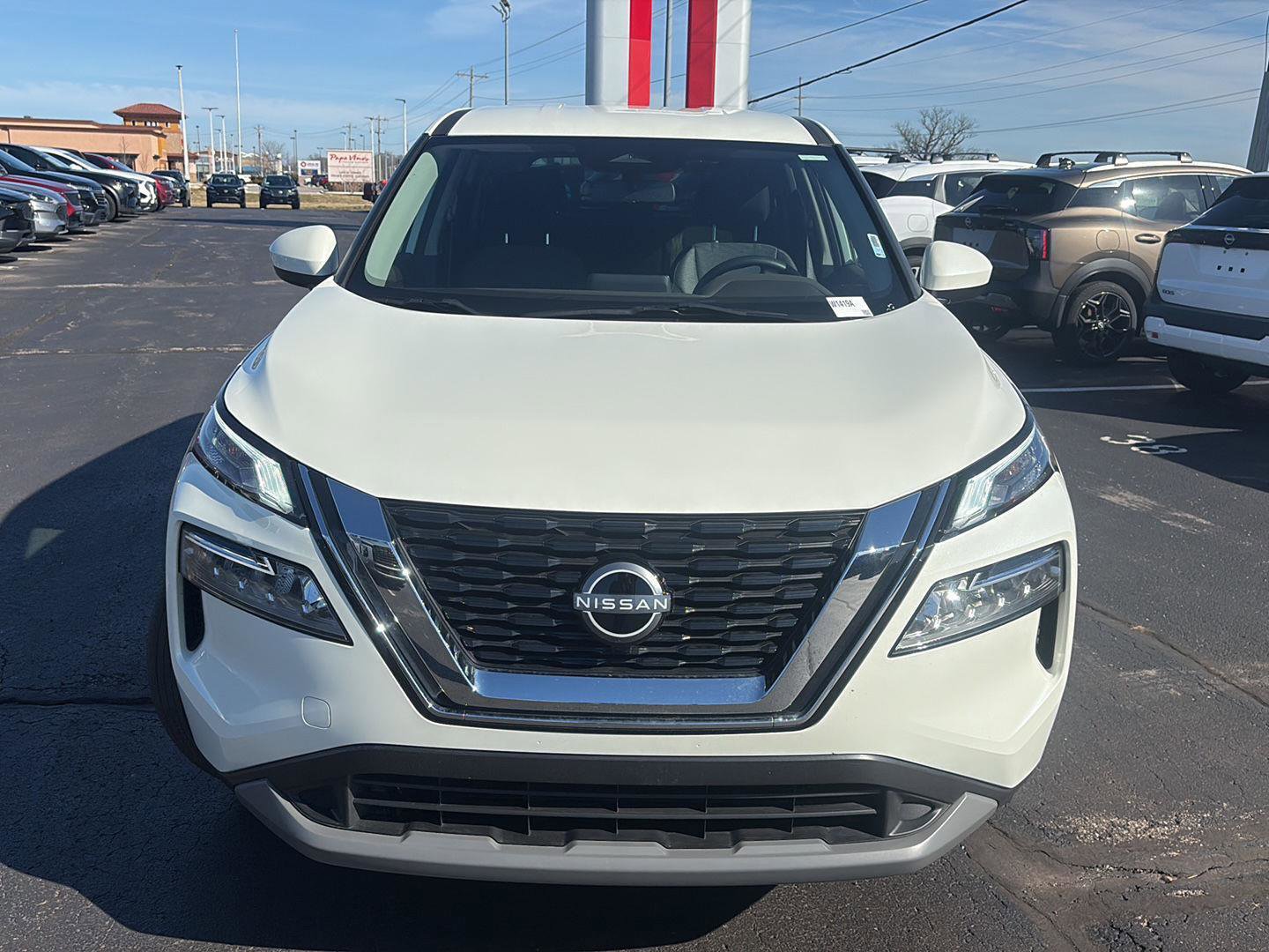 Used 2023 Nissan Rogue SV image 11