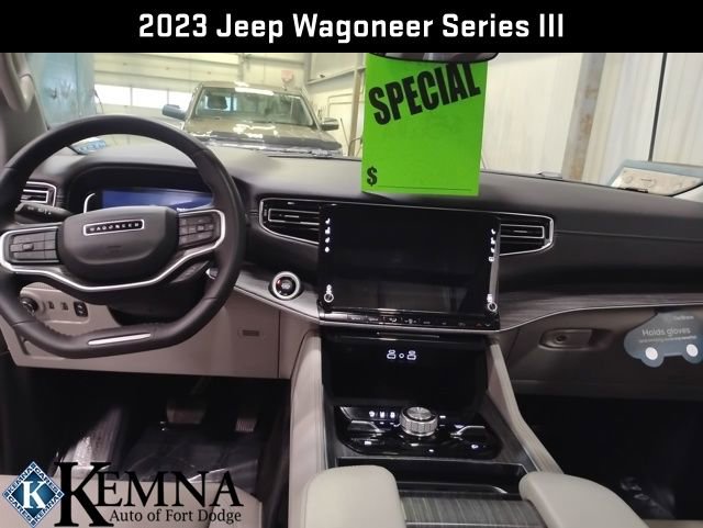 Used 2023 Jeep Wagoneer Series III w/ Premium Group I image 13