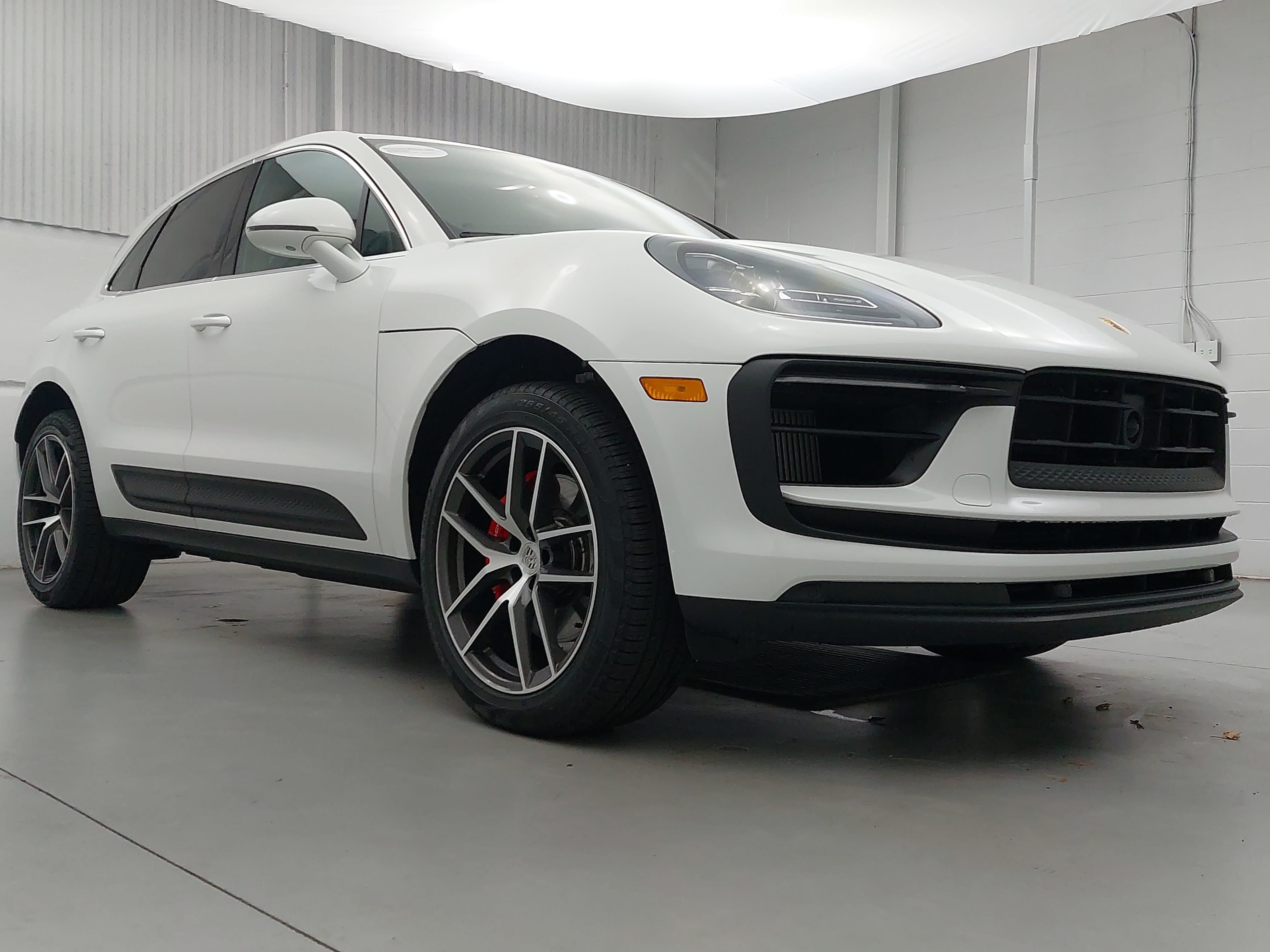 Certified 2026 Porsche Macan S AWD/4WD image 9