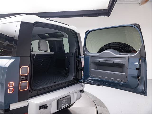 New 2026 Land Rover Defender 110 X-Dynamic SE AWD/4WD image 34