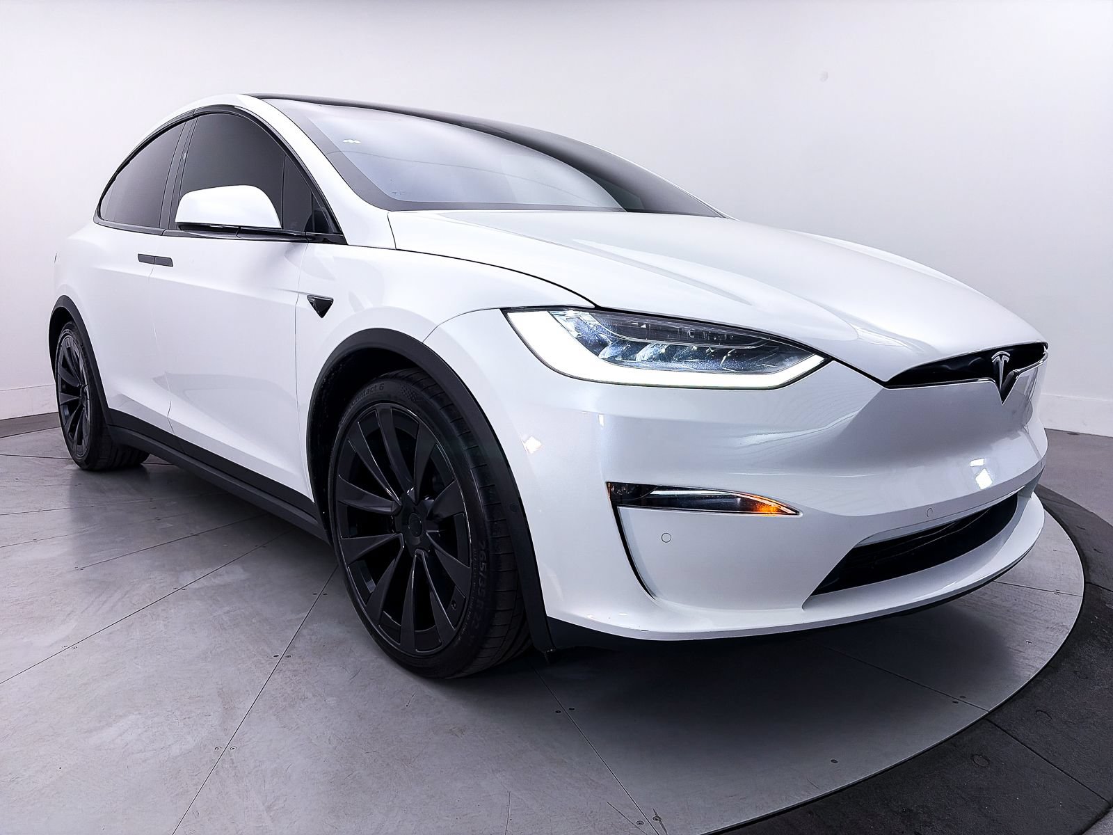 Used 2022 Tesla Model X Plaid AWD/4WD image 9