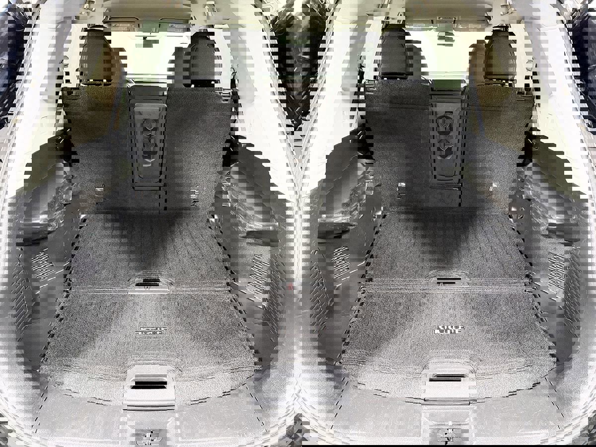 Used 2018 Nissan Rogue SV image 14