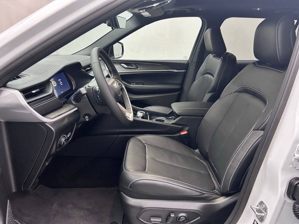 New 2026 Jeep Grand Cherokee L Limited AWD/4WD image 12