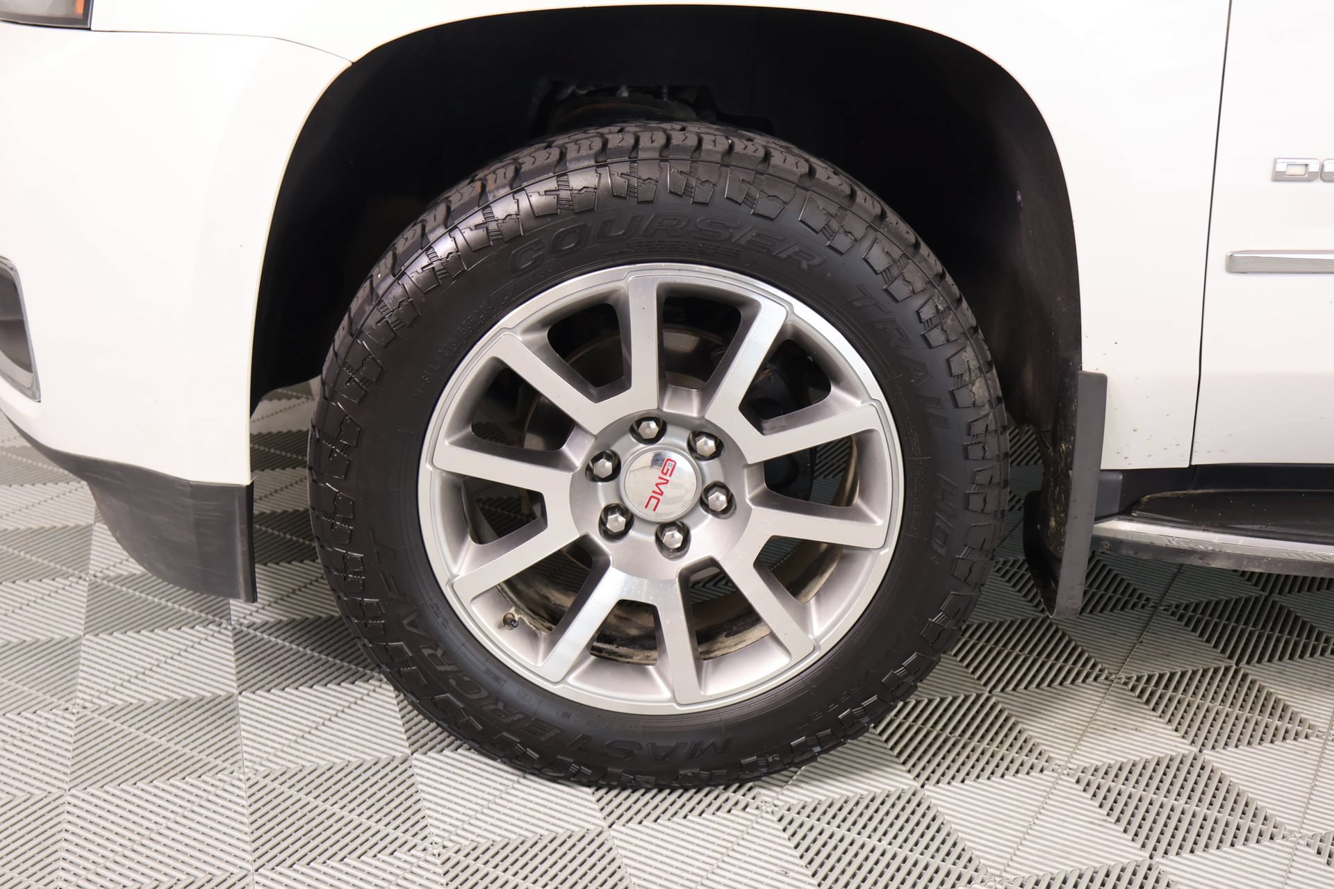 Used 2020 GMC Yukon XL Denali AWD/4WD image 21