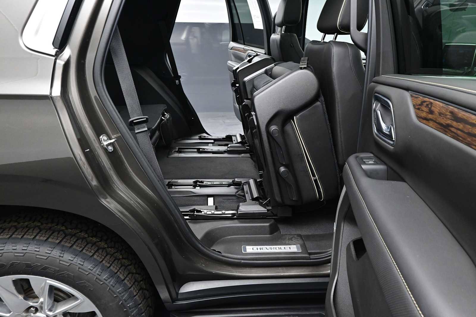 Used 2021 Chevrolet Tahoe Premier w/ Premium Package AWD/4WD image 82