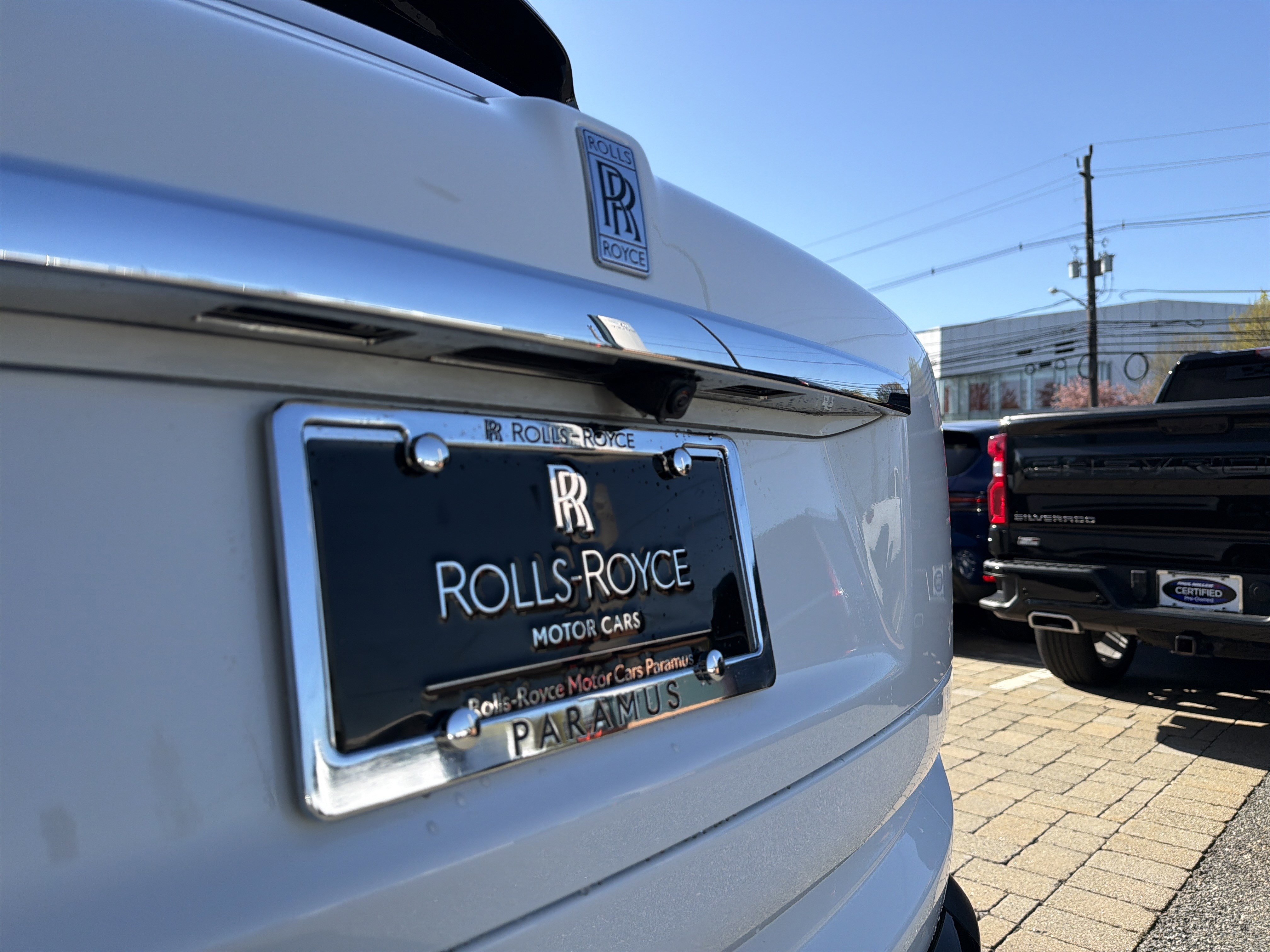 Used 2024 Rolls-Royce Cullinan w/ Dark Exterior Package image 29