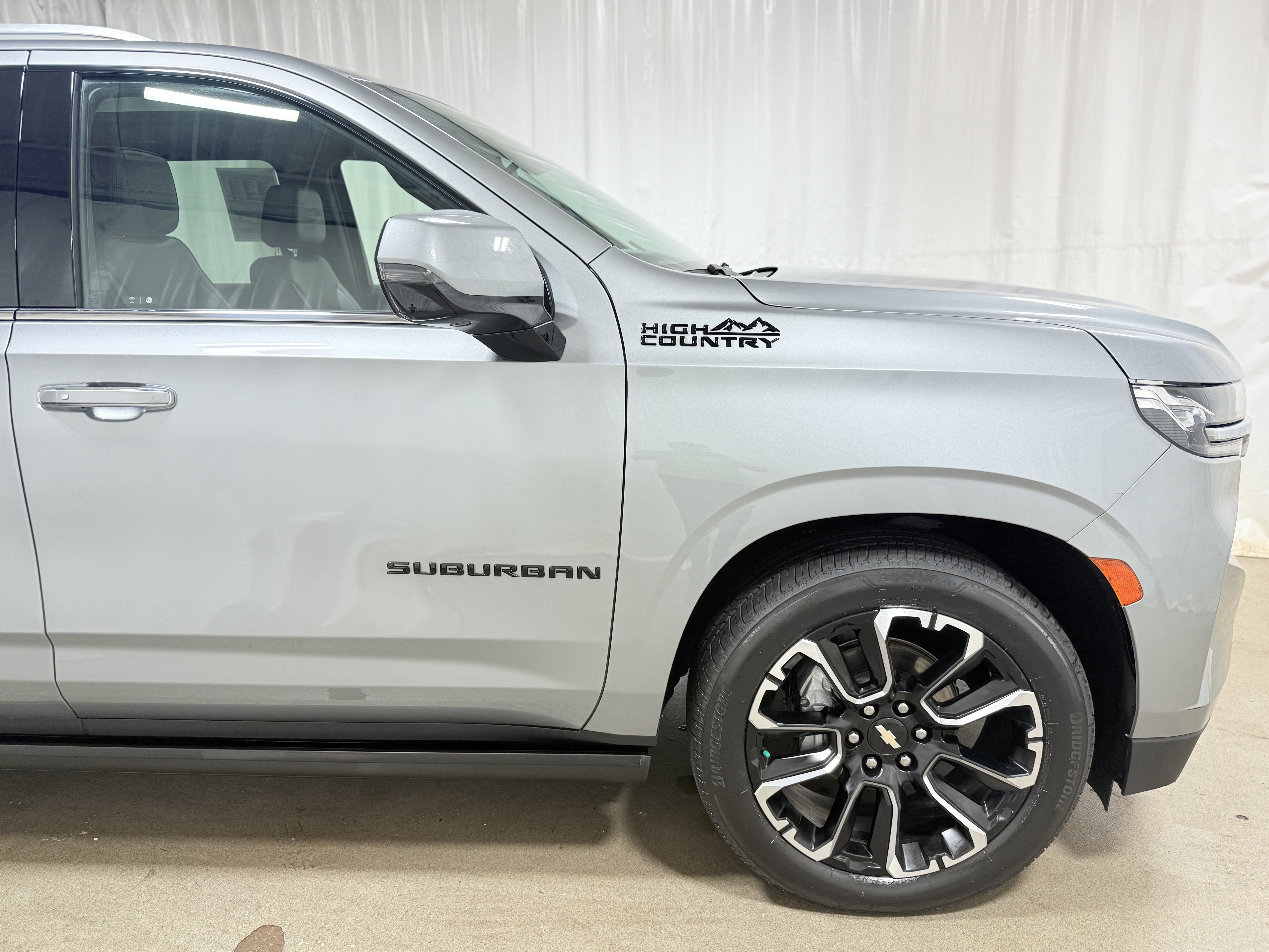 Certified 2023 Chevrolet Suburban High Country image 9