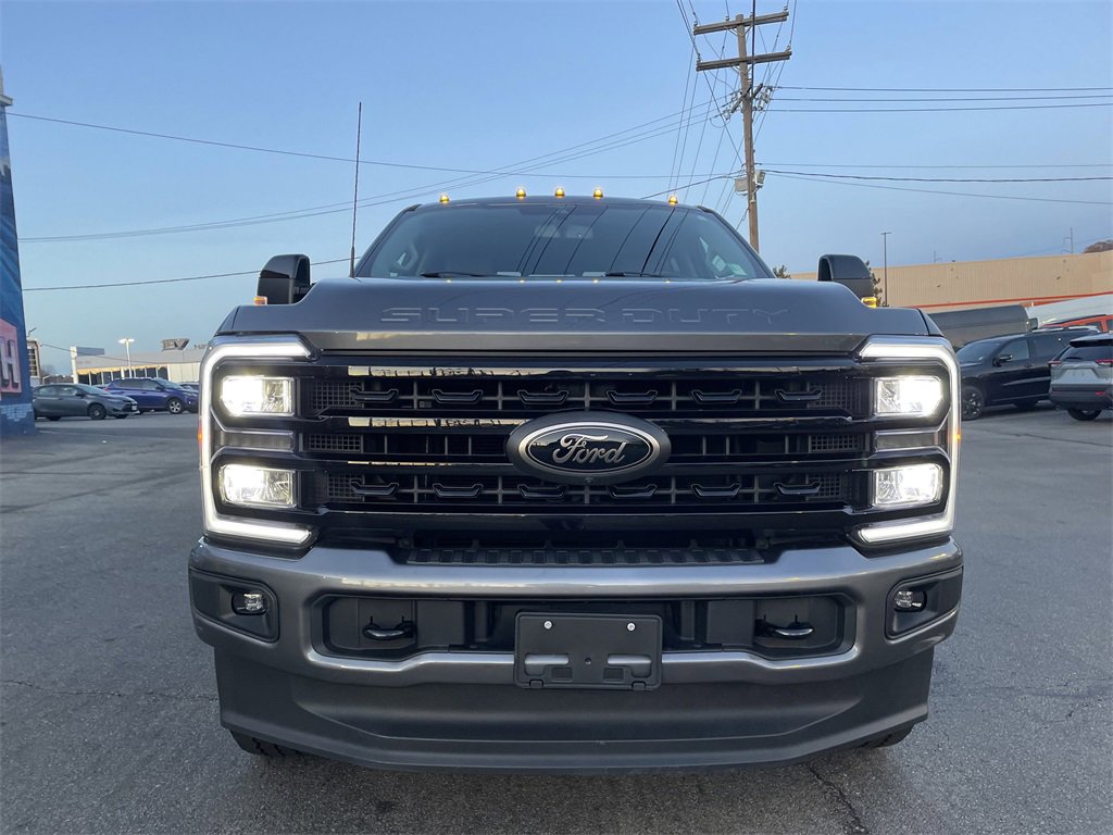 Used 2023 Ford F250 Lariat w/ Black Appearance Package image 5