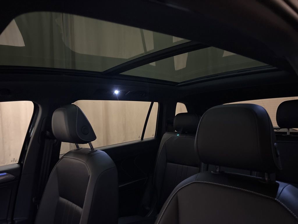 Used 2024 Volkswagen Tiguan SE R-Line image 21