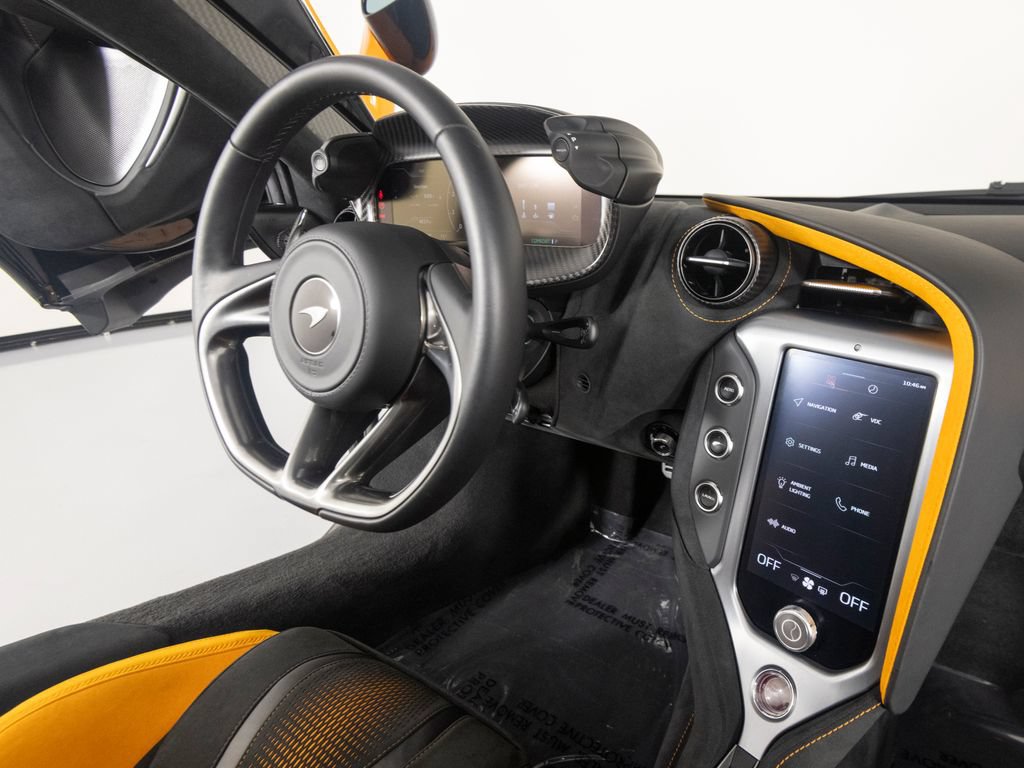 Used 2024 McLaren 750S Spider RWD image 30