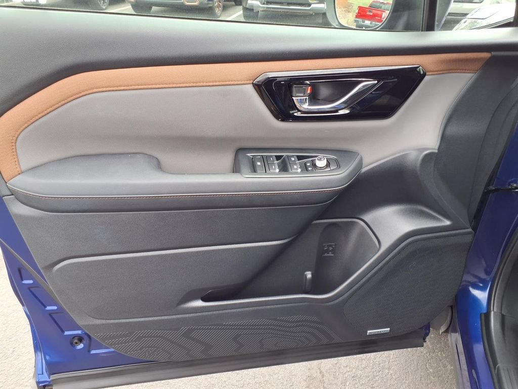 Used 2025 Subaru Forester Sport AWD/4WD image 27