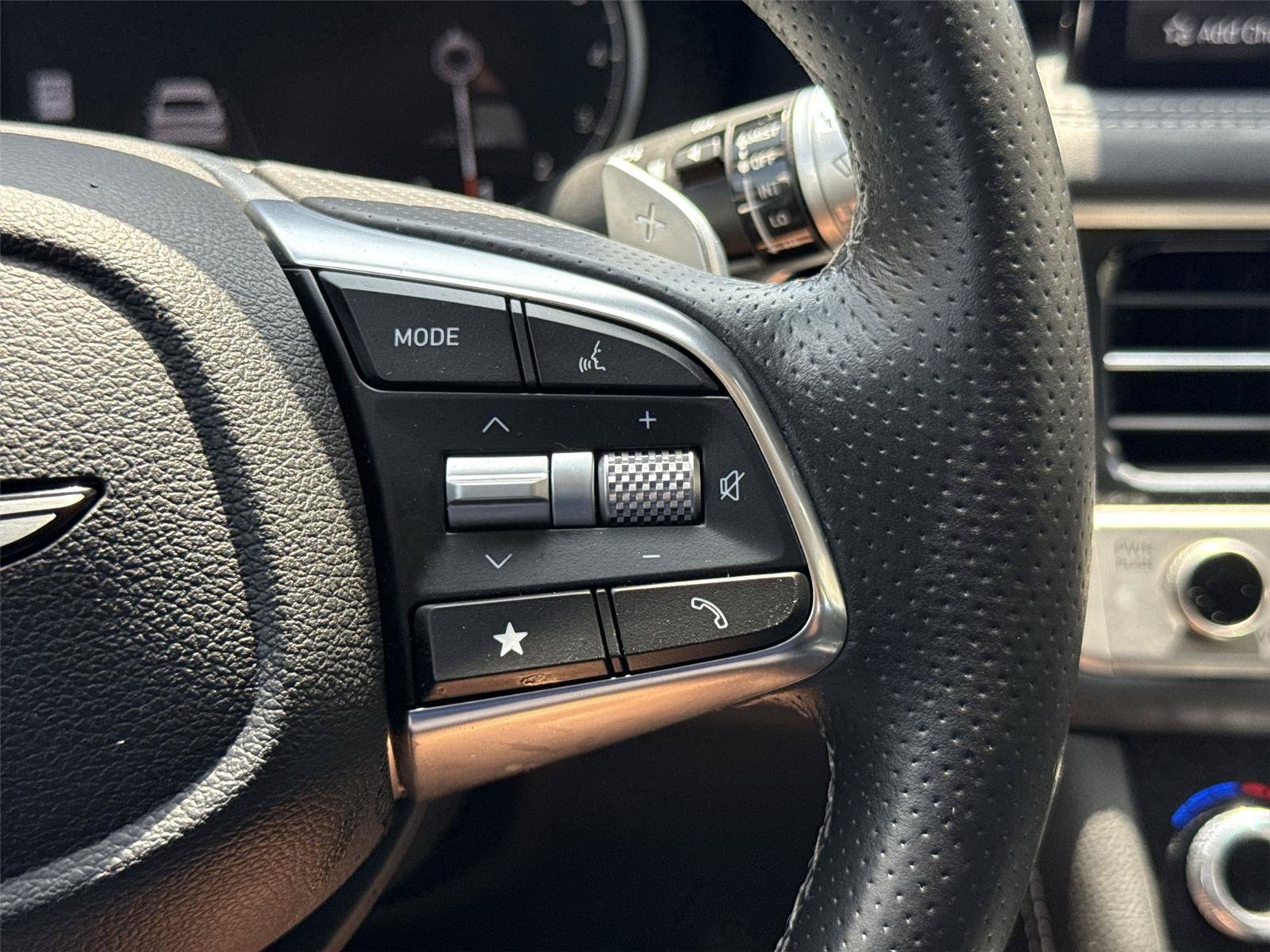 Used 2025 Genesis G70 2.5T AWD/4WD image 35