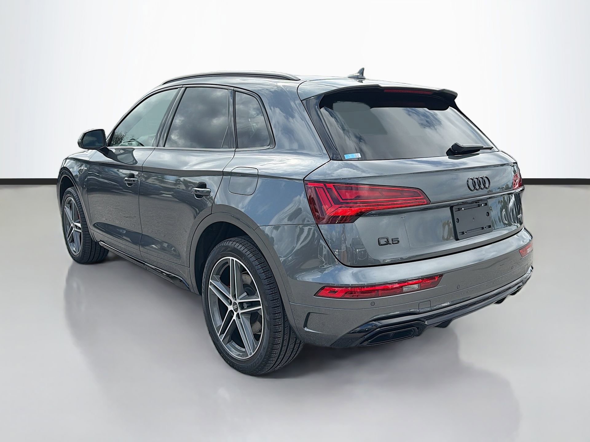 Used 2024 Audi Q5 e Premium Plus image 6