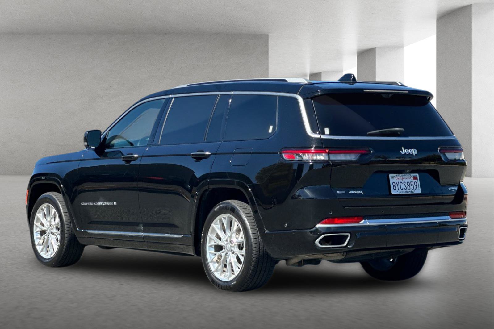 Used 2021 Jeep Grand Cherokee L Summit w/ Advanced Protech Group IV AWD/4WD image 6
