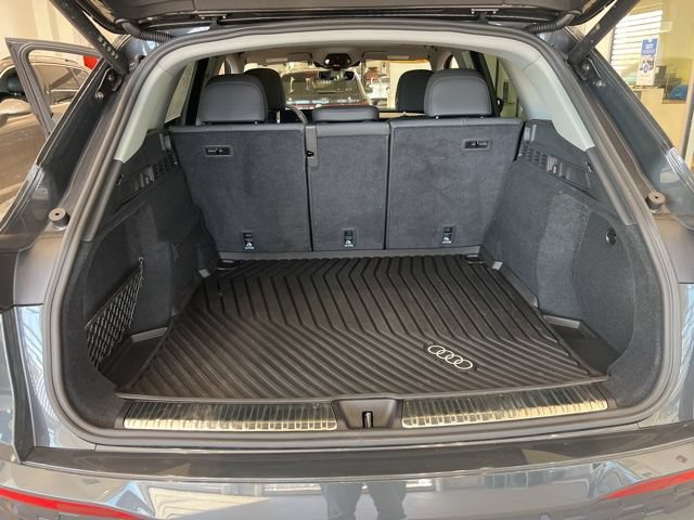 Used 2025 Audi Q5 Premium w/ Convenience Package AWD/4WD image 17