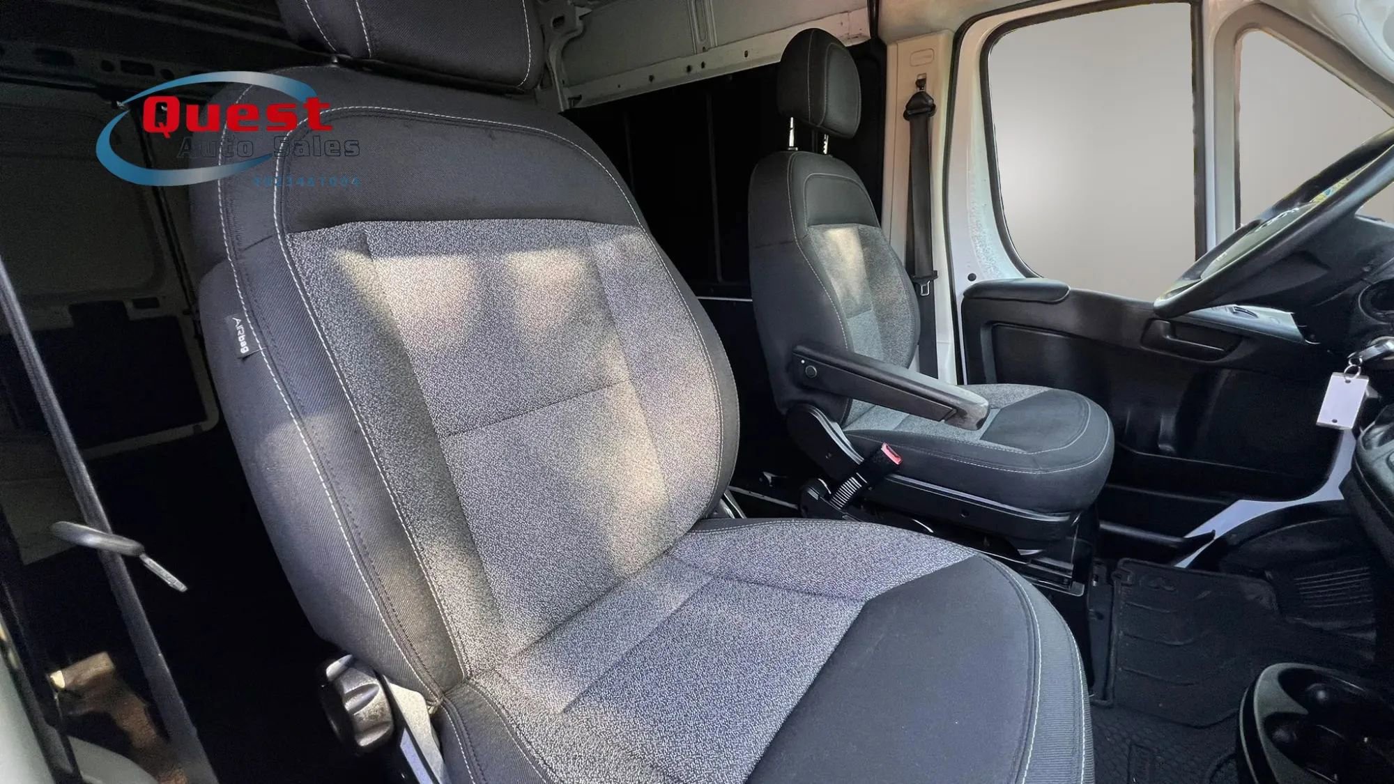 Used 2020 RAM ProMaster 2500 w/ Premium Appearance Group FWD image 27