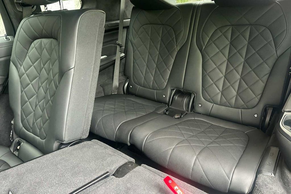 Used 2023 BMW X7 xDrive40i image 18