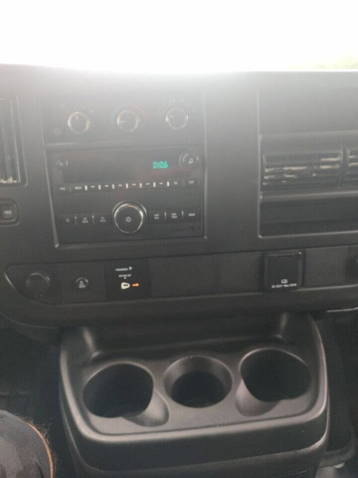 Used 2021 GMC Savana 2500 w/ Driver Convenience Package image 15