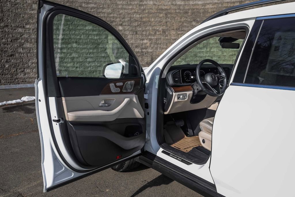Used 2024 Mercedes-Benz GLS 450 4MATIC image 22