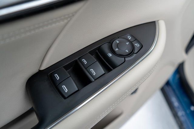 Used 2023 Buick Envision Preferred image 18