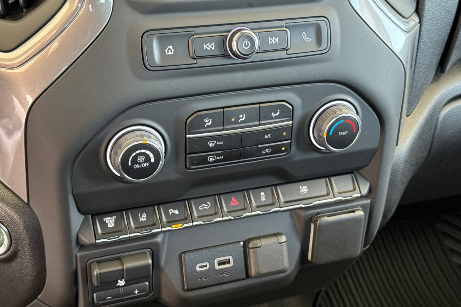 Used 2025 Chevrolet Silverado 2500 Custom w/ Custom Value Package AWD/4WD image 18