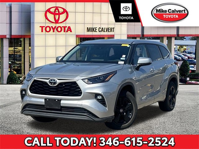 Used 2023 Toyota Highlander LE