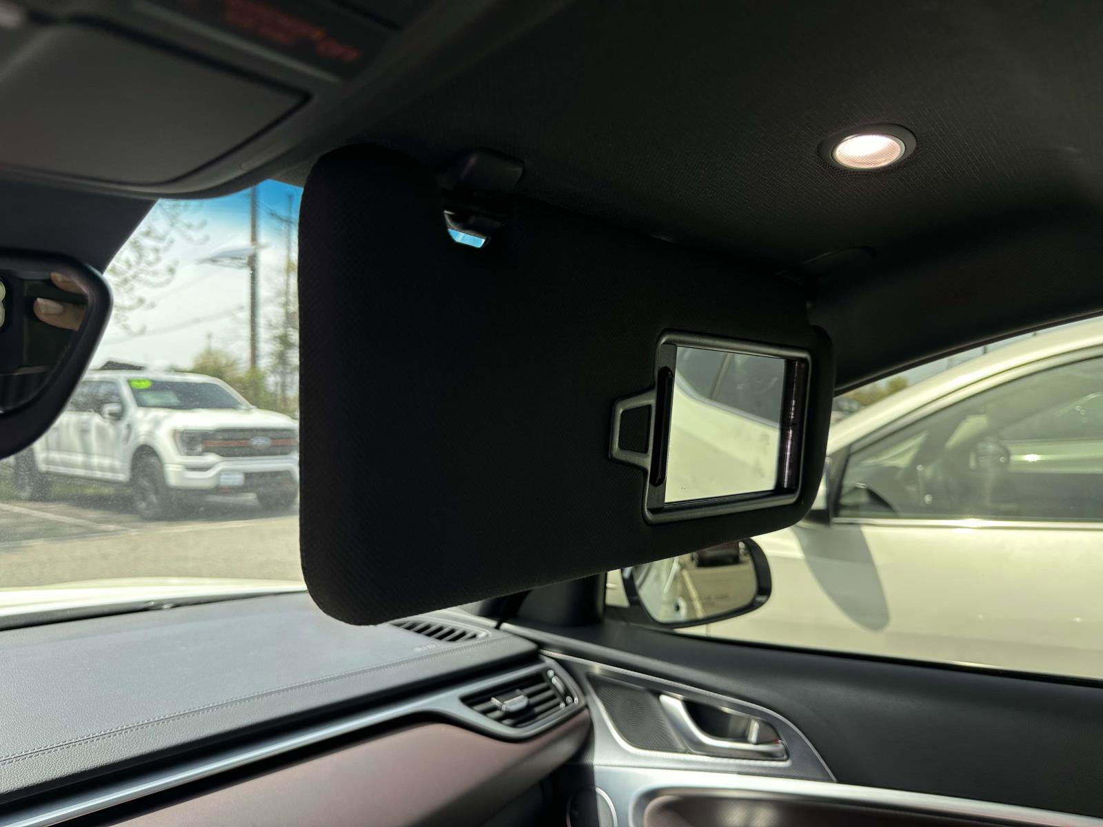 Used 2022 Genesis G70 2.0T w/ Prestige Package image 18