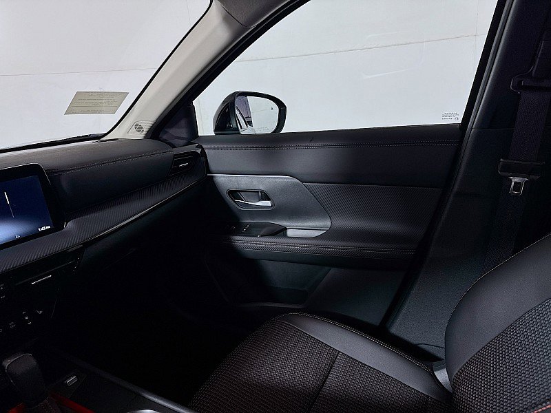 New 2026 Nissan Kicks SR w/ Cold Weather Package image 23