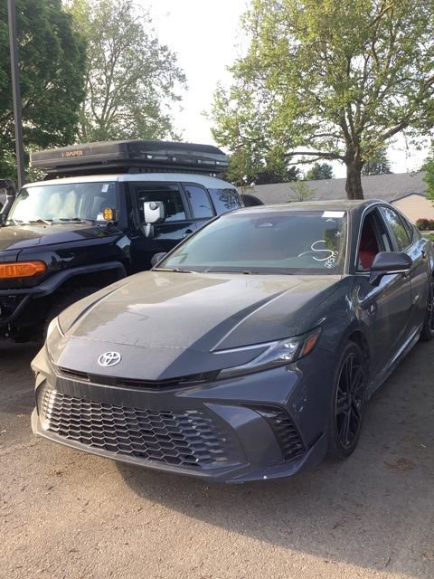 Used 2025 Toyota Camry XSE AWD/4WD image 1