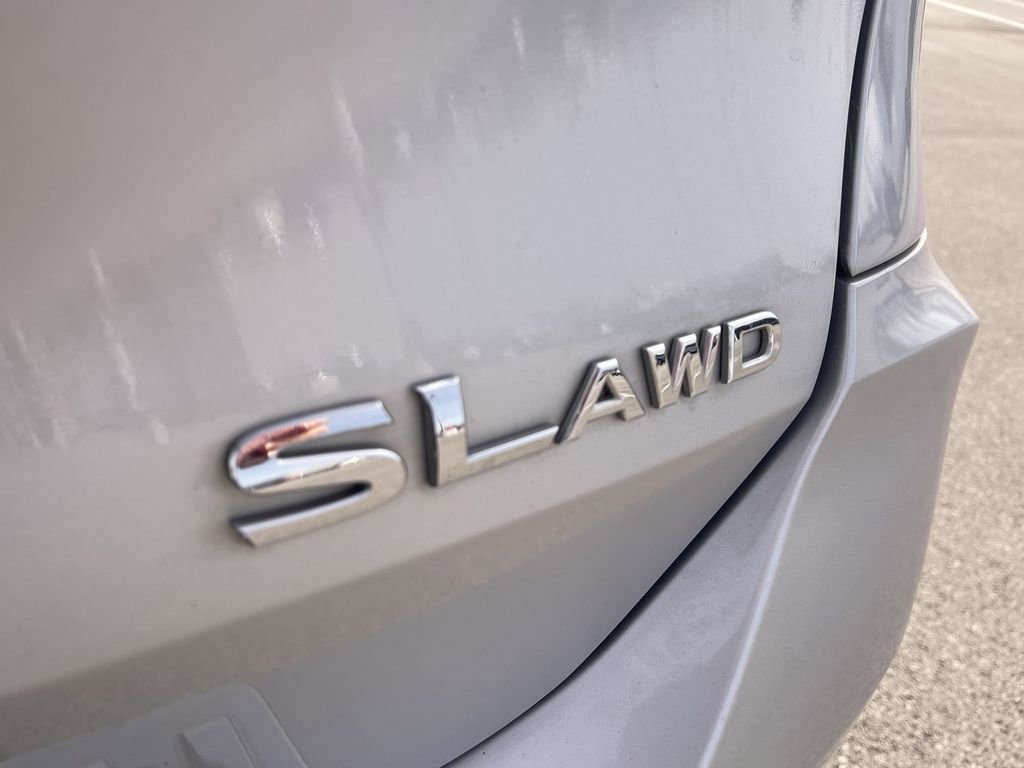 Used 2017 Nissan Rogue SL w/ SL Premium Package image 4