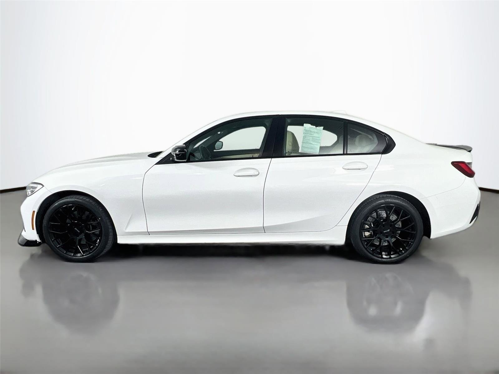 Used 2021 BMW 330i xDrive Sedan w/ Convenience Package AWD/4WD image 3