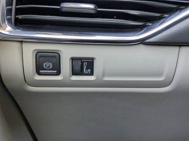 Certified 2023 Cadillac XT4 Luxury w/ Cold Weather Package image 28