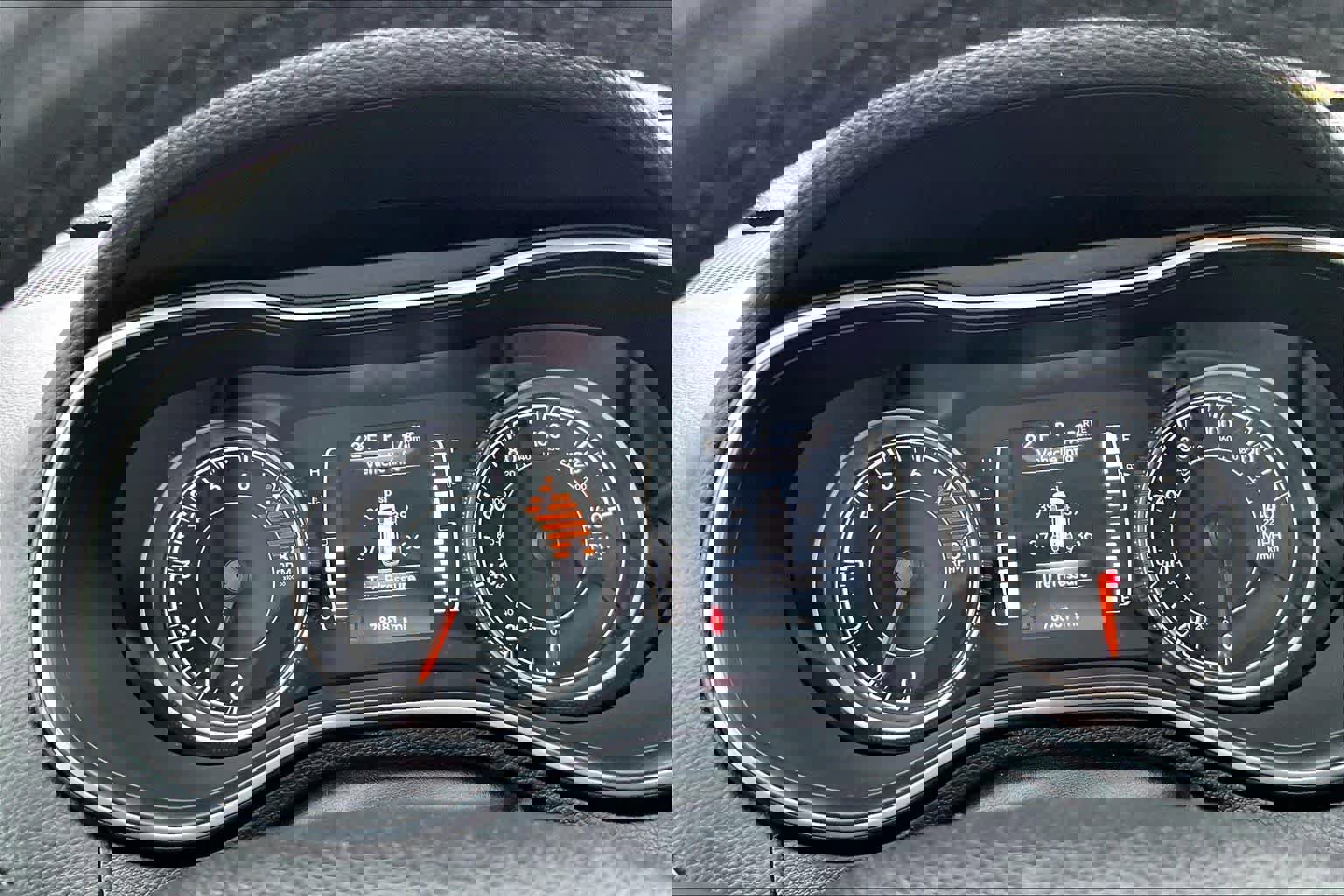 Used 2019 Jeep Cherokee Latitude Plus w/ Cold Weather Group image 25