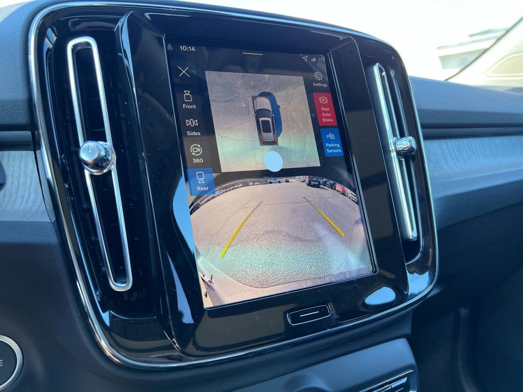 New 2026 Volvo XC40 B5 Plus w/ Protection Package Premier AWD/4WD image 16