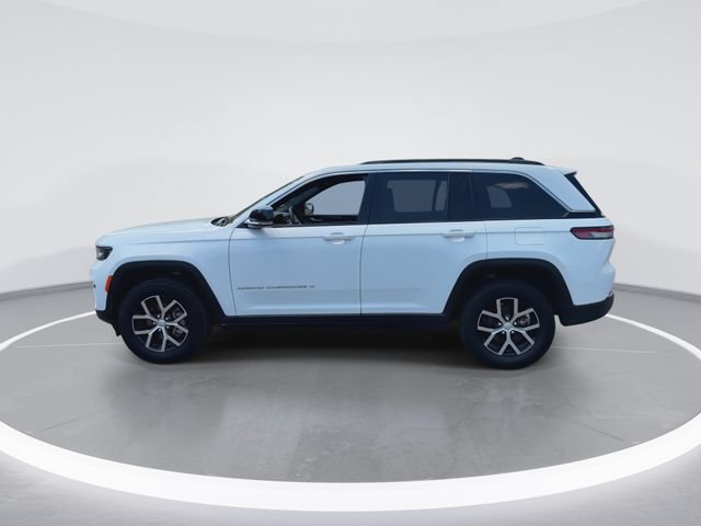Used 2025 Jeep Grand Cherokee Limited w/ Trailer Tow Package AWD/4WD image 5
