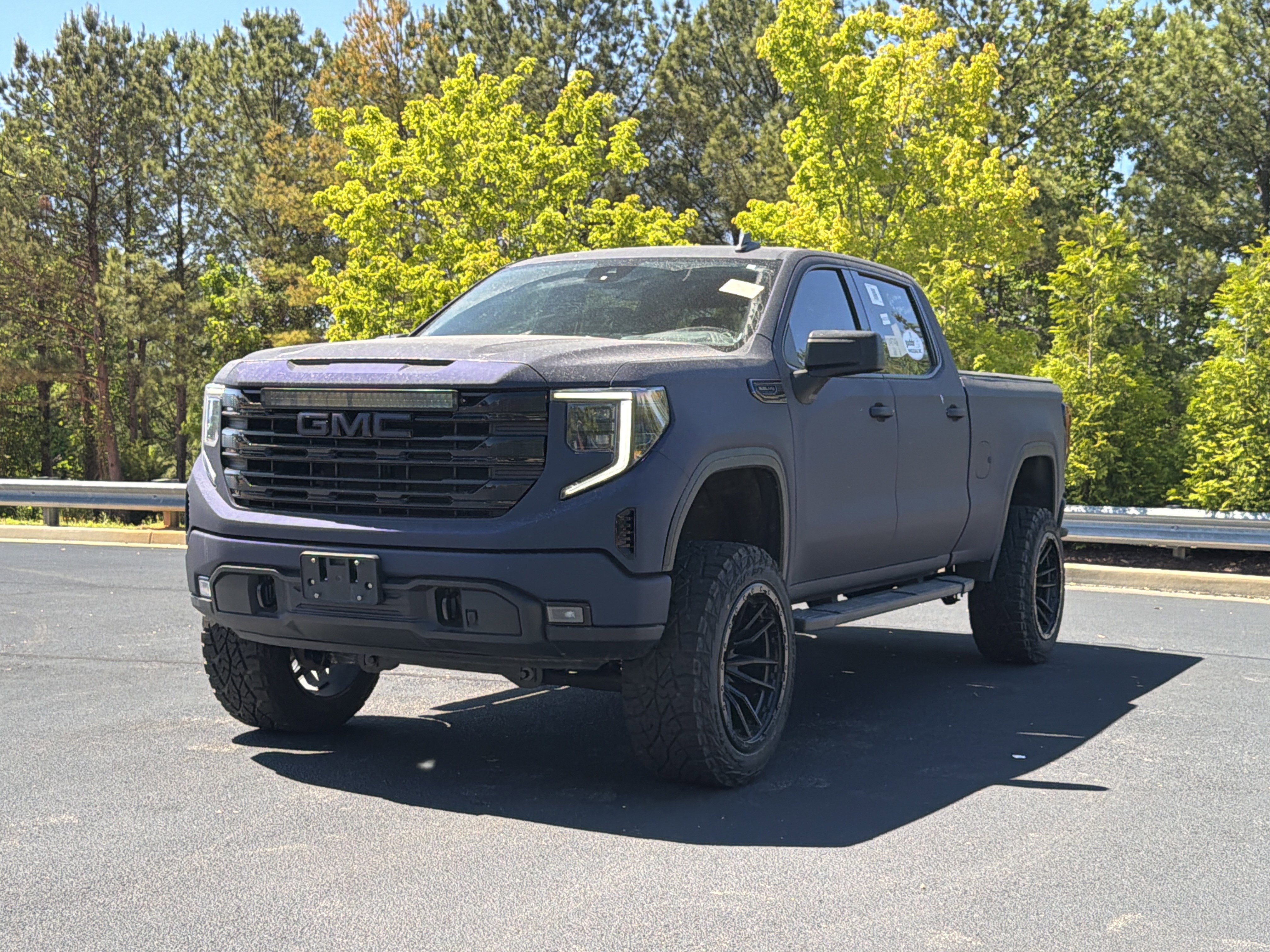 Used 2022 GMC Sierra 1500 Elevation w/ X31 Off-Road Package AWD/4WD image 13