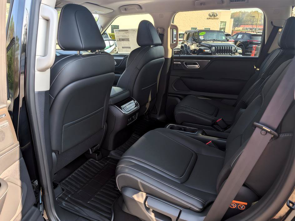 Certified 2026 INFINITI QX80 Pure w/ Cargo Package AWD/4WD image 12
