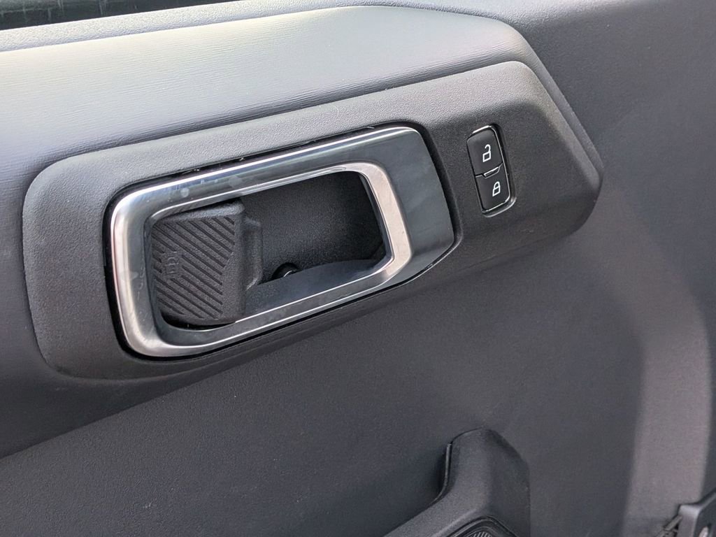 New 2025 Ford Bronco Badlands image 23