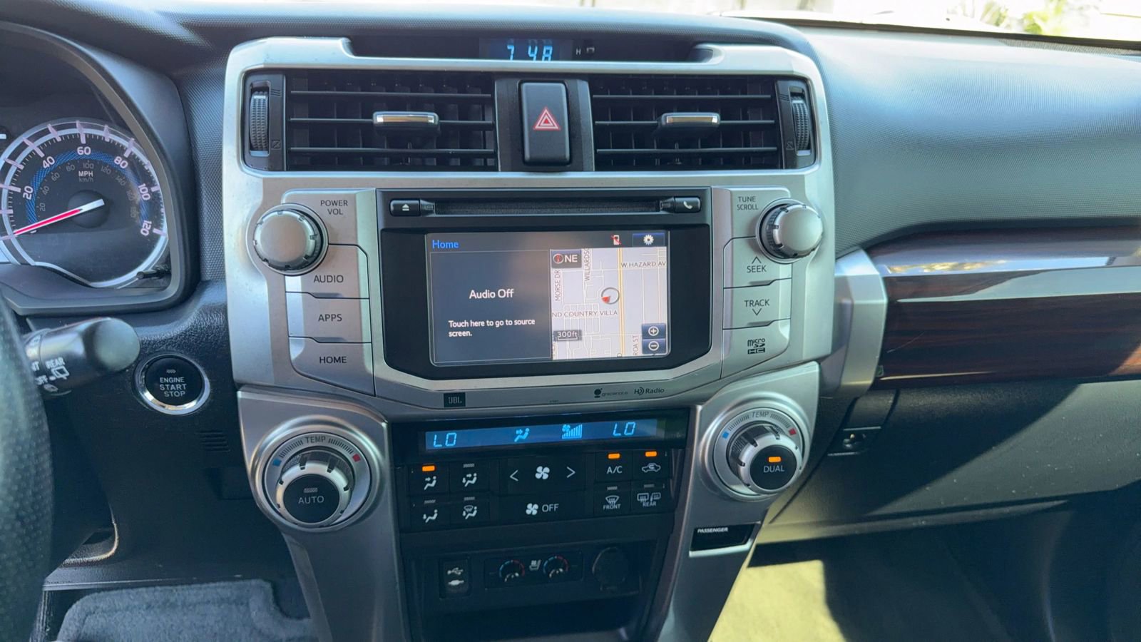 Used 2014 Toyota 4Runner Limited image 18