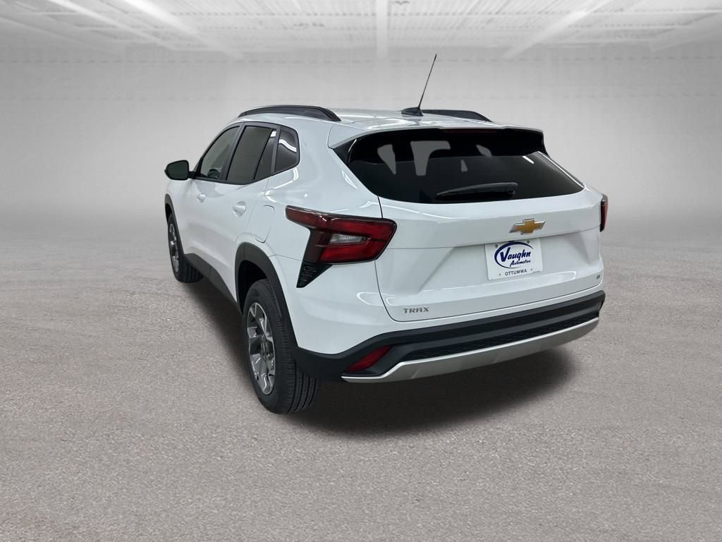 New 2026 Chevrolet Trax LT w/ Driver Confidence Package image 8