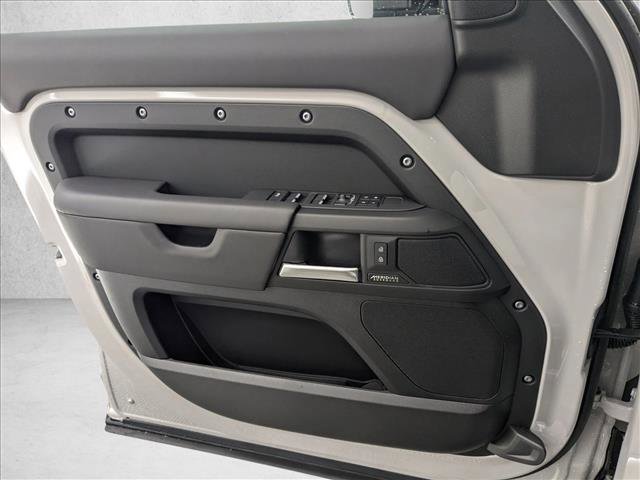New 2026 Land Rover Defender 110 X-Dynamic SE AWD/4WD image 22