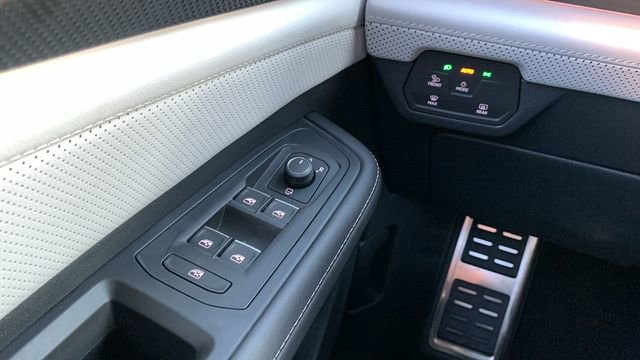 New 2025 Volkswagen Atlas Cross Sport SEL Premium R-Line image 20