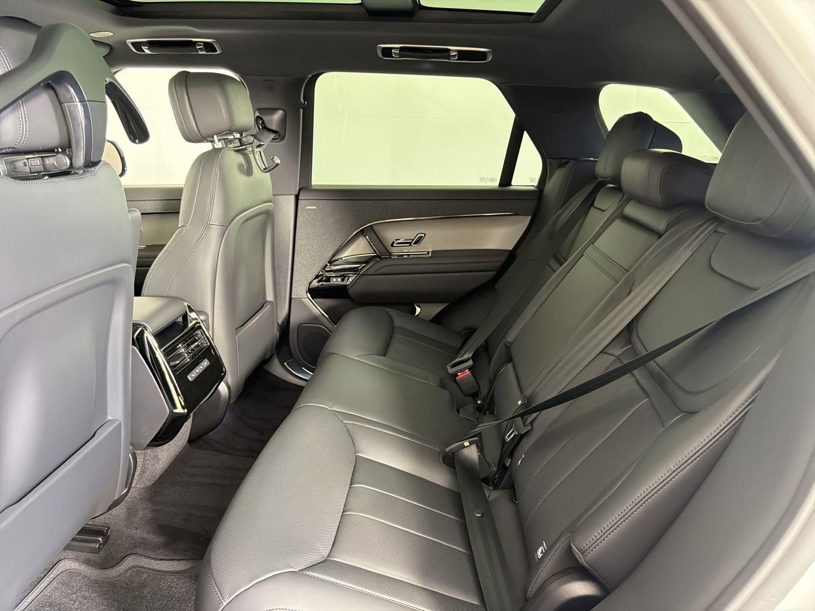 New 2026 Land Rover Range Rover Sport SE image 27