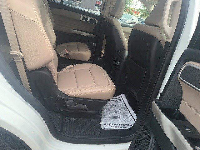 Used 2020 Ford Explorer XLT w/ Equipment Group 202A image 18