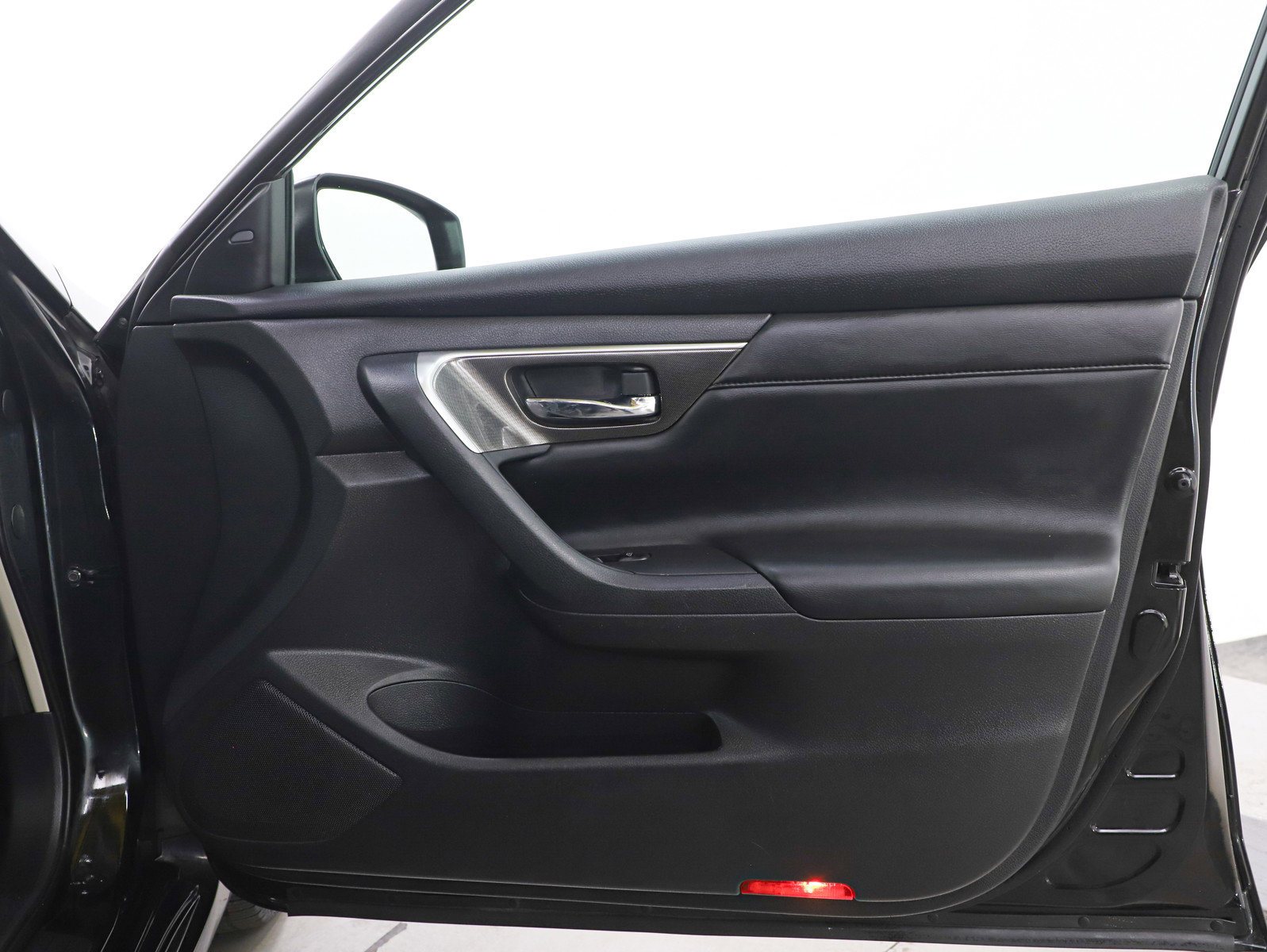 Used 2013 Nissan Altima 2.5 SL w/ Technology Pkg image 9